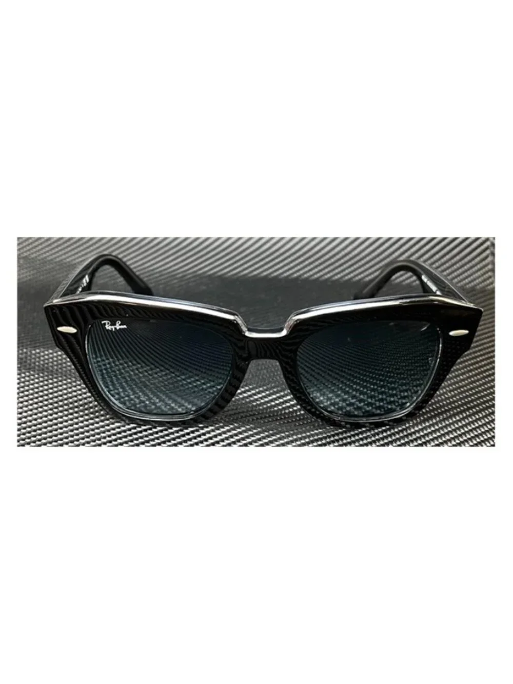 New Ray Ban Men  Black Sunglasses  52- 20- 145